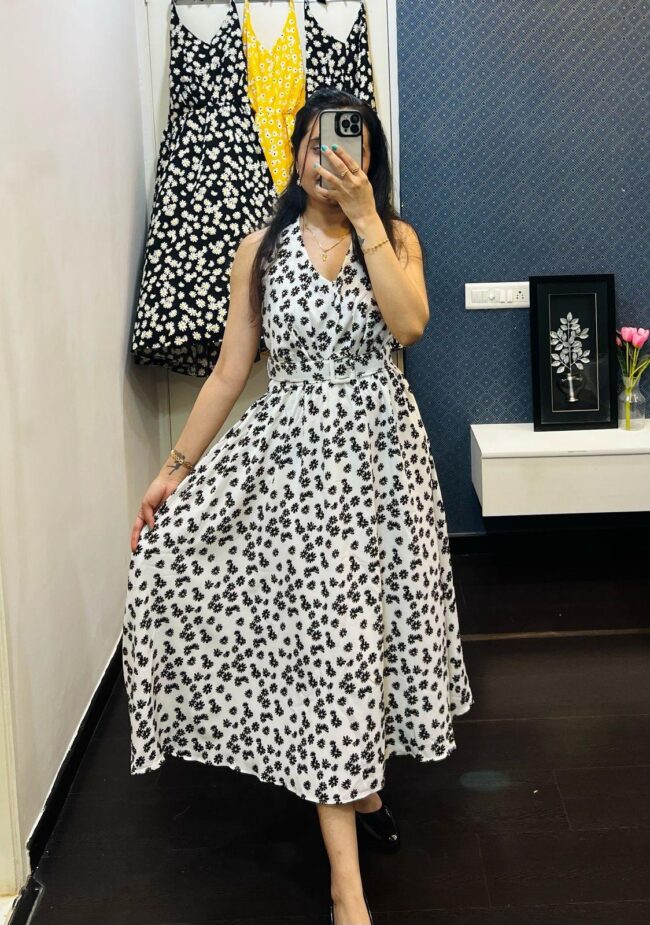 Elegant Floral Halter Neck Backless Dress - Image 5