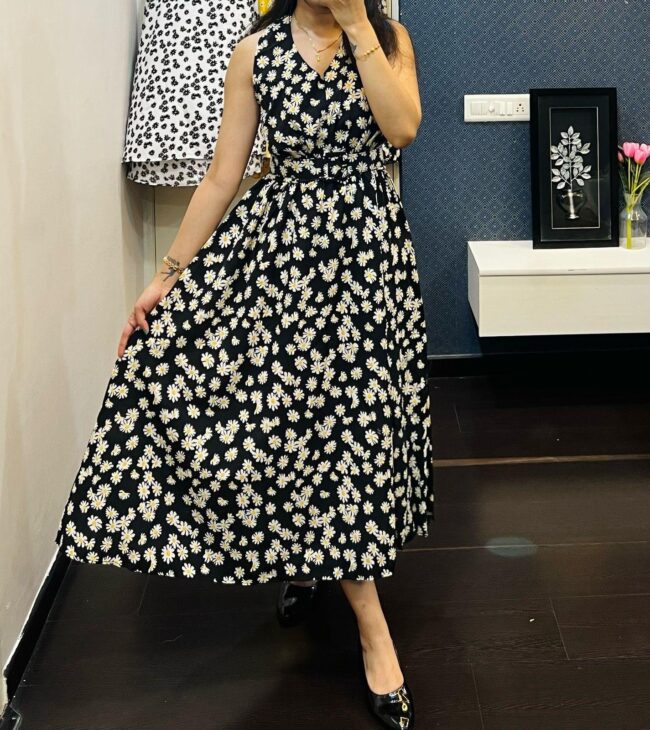 Elegant Floral Halter Neck Backless Dress - Image 4