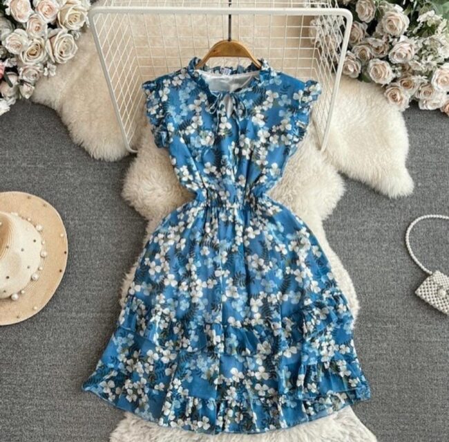 Beautiful French Temperament Flying Sleeves StandUp Collar A-line Ruffled Floral Dress*😍😍 - Image 4