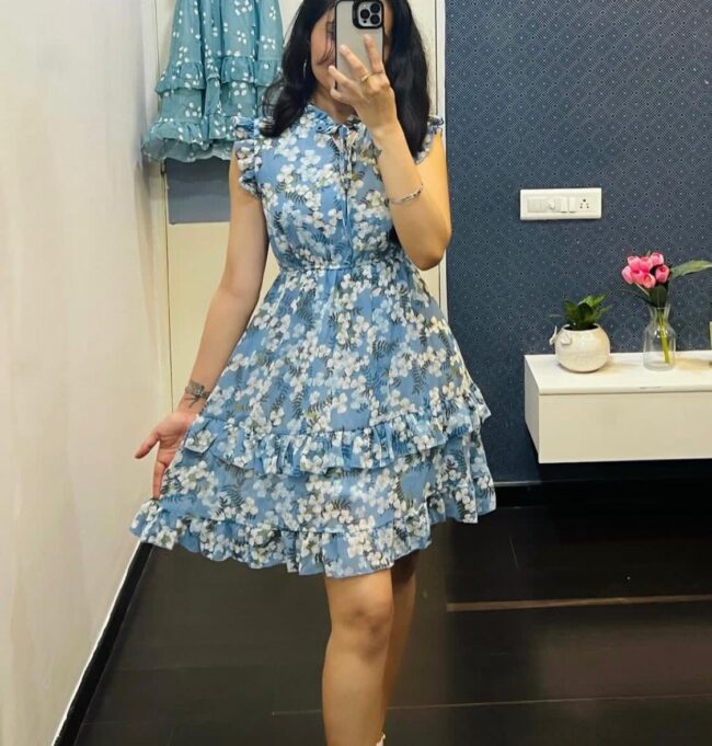 Beautiful French Temperament Flying Sleeves StandUp Collar A-line Ruffled Floral Dress*😍😍 - Image 5