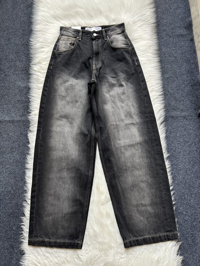 Branded Vintage Wide Leg Denim Jeans 🔥 - Image 9