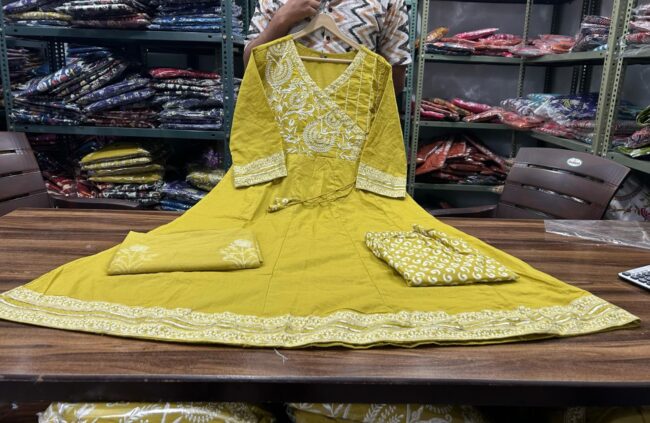Trending Styling in Famous Floral Embroidery - Image 7